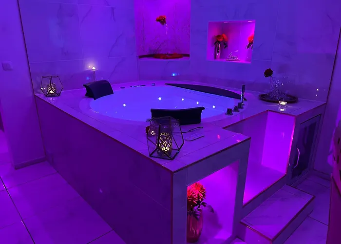 Suite Romantique Avec Jaccuzy A La Gare De Montpellier