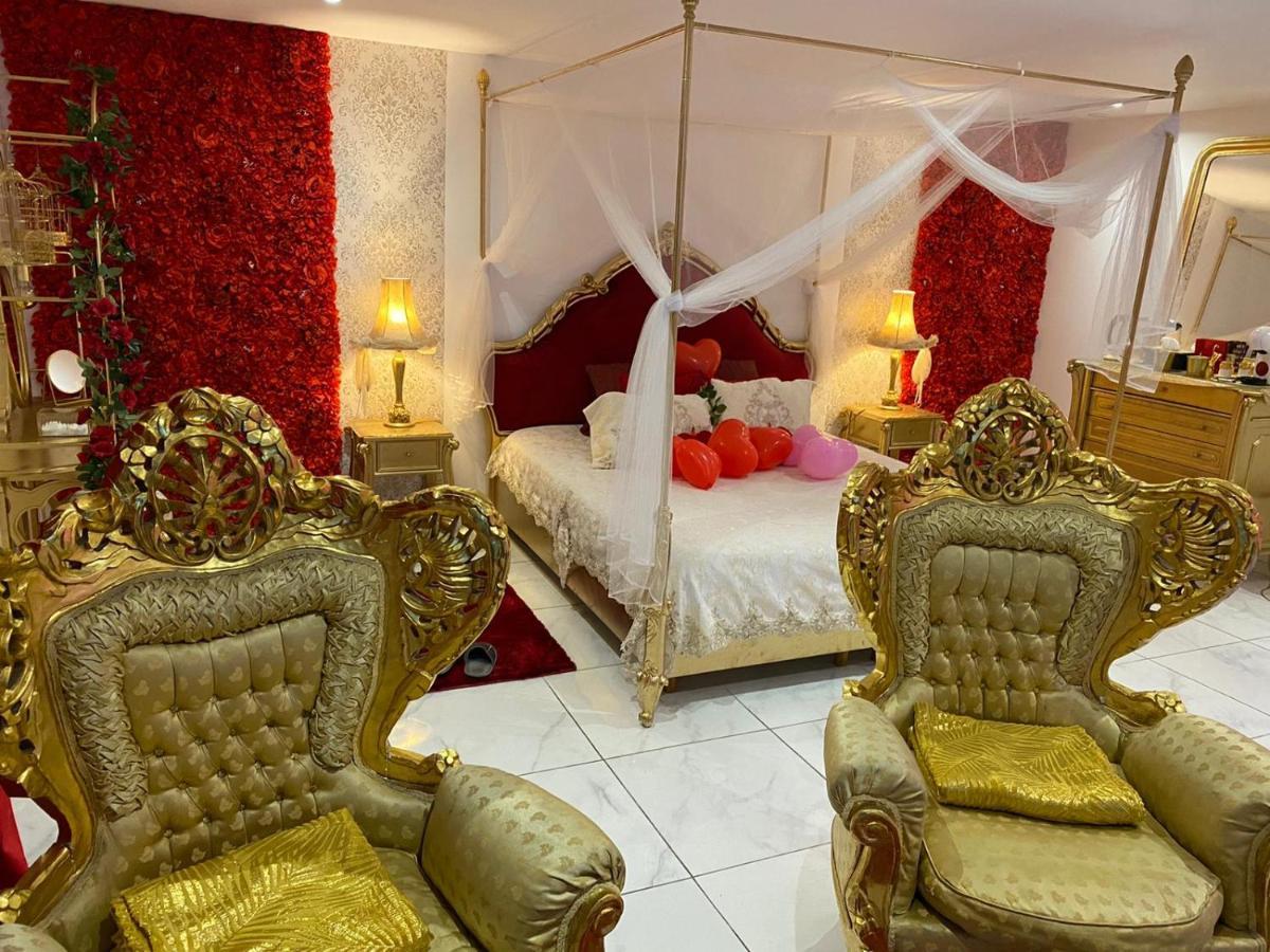 Apartment Romantique Avec Jaccuzy A La Gare De *